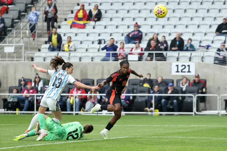 ¡MAGIA CAFETERA! Linda Caicedo lidera el triunfo de Colombia sobre Argentina
