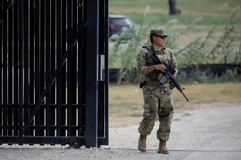 TRAGEDIA EN LA FRONTERA: Muere un conductor tras huir de un control y disparar contra agentes en Texas