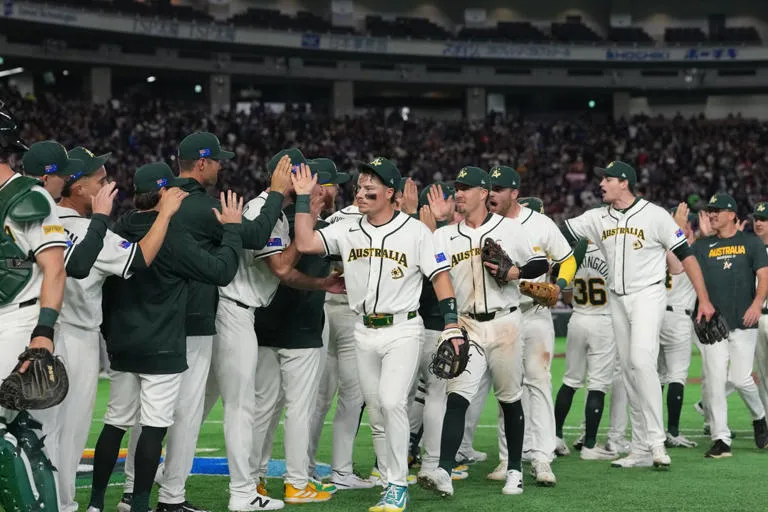 ¡PLAY BALL! Australia blanquea a Taiwán en el inicio del Clásico Mundial de Béisbol en Tokio