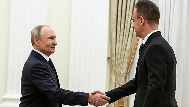 GESTO DIPLOMÁTICO: Putin ordena la liberación de prisioneros húngaro-ucranianos tras pedido de Orbán