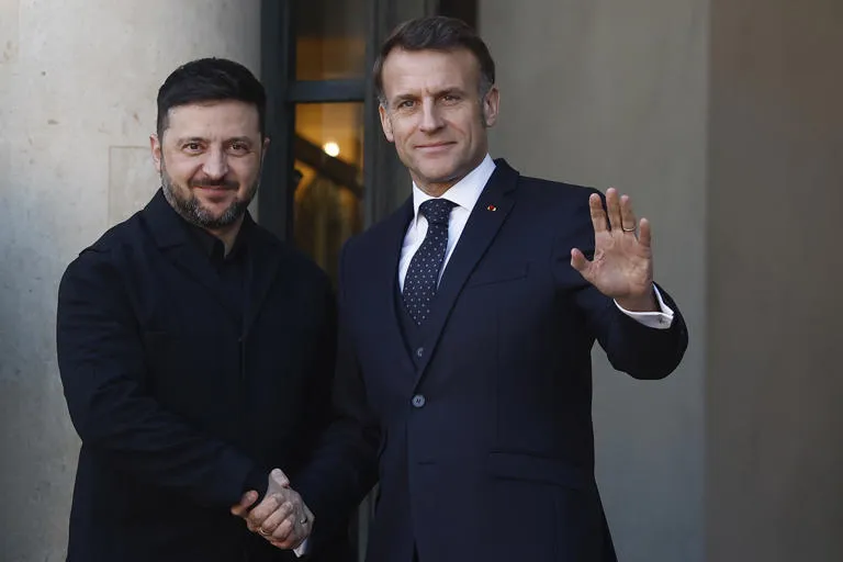 Macron recibe a Zelenski este viernes para definir el futuro de la resistencia en Ucrania