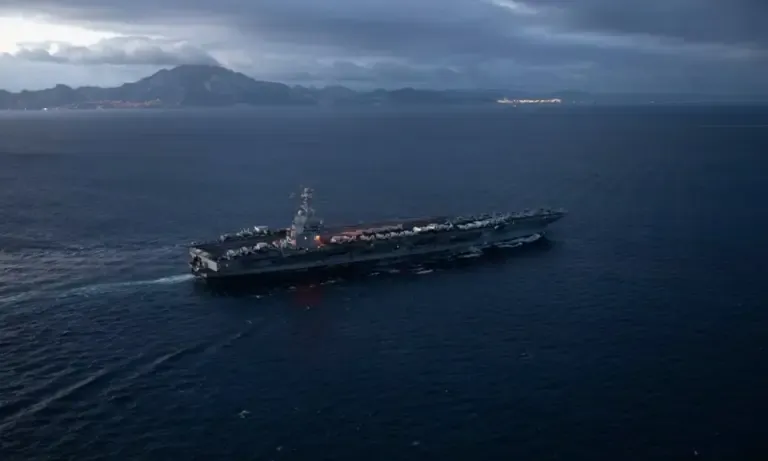 ¡Caos en el Mar Rojo! Se incendia el USS Gerald R. Ford, el portaaviones más grande del mundo