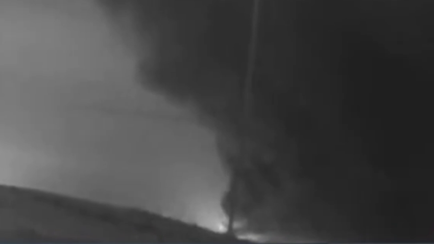 Atacan depósitos de petróleo en el aeropuerto de Kuwait