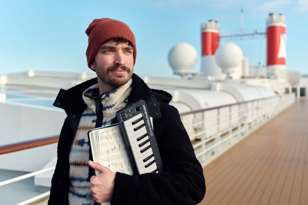Músico creará primera banda sonora de un crucero para Fred. Olsen Cruise Lines