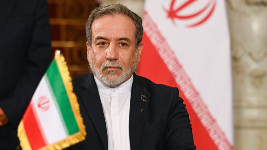 Canciller iraní: El estrecho de Ormuz está cerrado solo para los enemigos