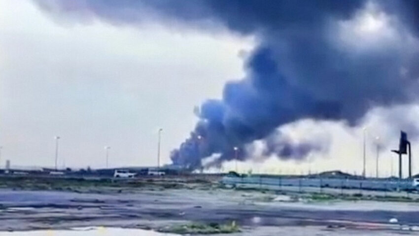 Enorme incendio tras ataque iraní contra un puerto en Kuwait