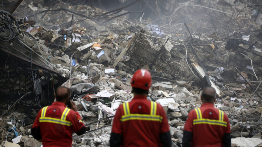 "Favor para el mundo" de Trump en Irán: la doble narrativa de Washington entre amenazas y paz,