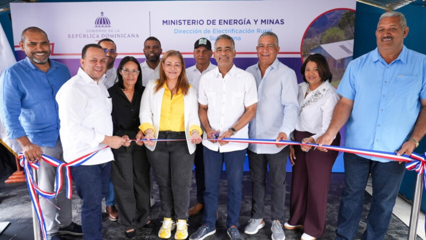 Gobierno presenta plan de suministro eléctrico y revela más de 30 proyectos en San José de Ocoa.