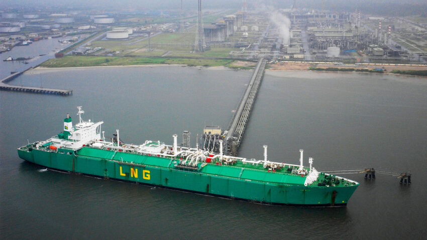 Guerra de Irán hunde las exportaciones mundiales de GNL a un mínimo de meses