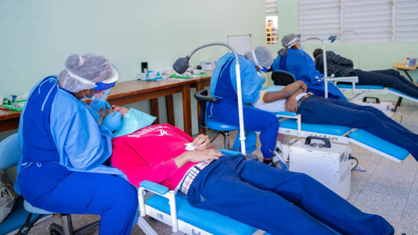 INABIE beneficia a más de 800 estudiantes de Puerto Plata con atenciones médicas en jornada de salud integral