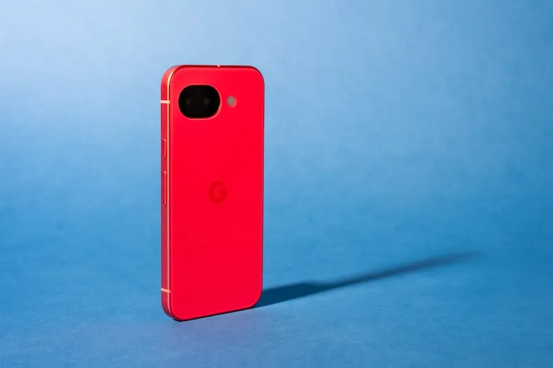 DUELO DE GIGANTES "LITE": Google Pixel 10a vs. iPhone 17e