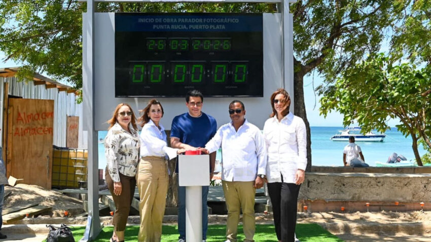 Ministerio de Turismo inicia obra en la playa de Punta Rucia, Puerto Plata