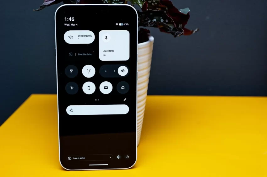 ¡Diseño y color! Nothing sacude el mercado con los nuevos Phone (4a), (4a) Pro y sus auriculares más vibrantes