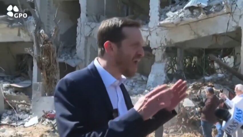 Portavoz de la Cancillería israelí se niega a responder sobre el ataque contra una escuela de niñas en Irán