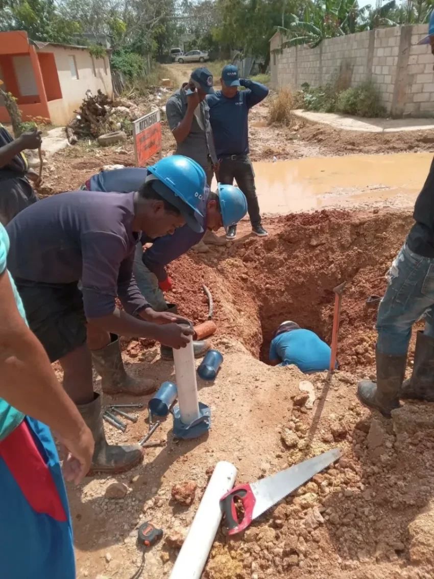 CAASD interviene redes de distribución en sectores de Santo Domingo Este