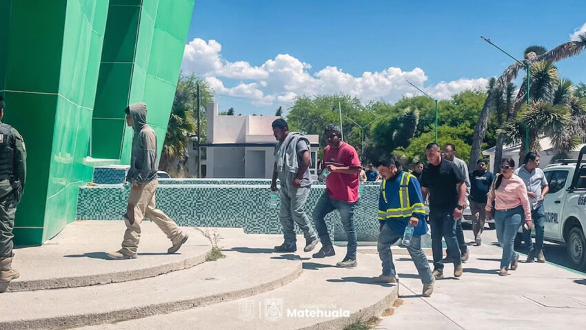 Salen a trabajar y el narco intenta reclutarlos: el infierno de siete electricistas en México