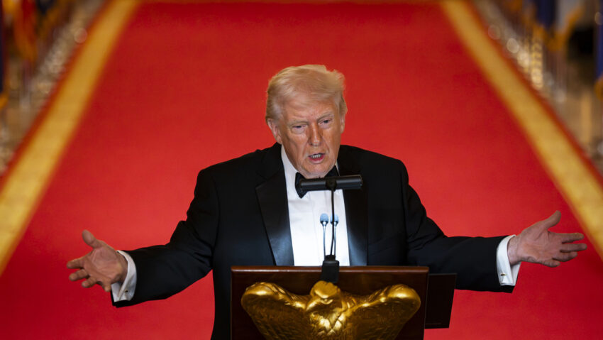 Trump exige a Irán una rendición incondicional