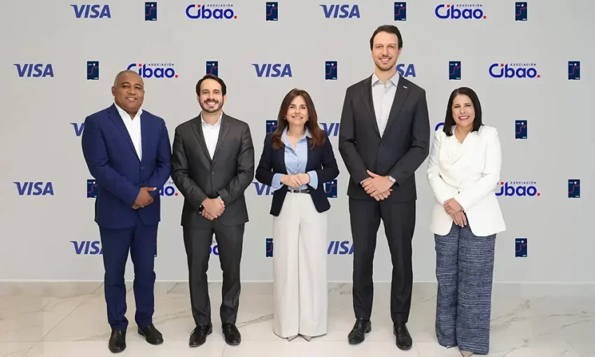 INNOVACIÓN FINANCIERA: Asociación Cibao y Visa lanzan la nueva tarjeta "CI"