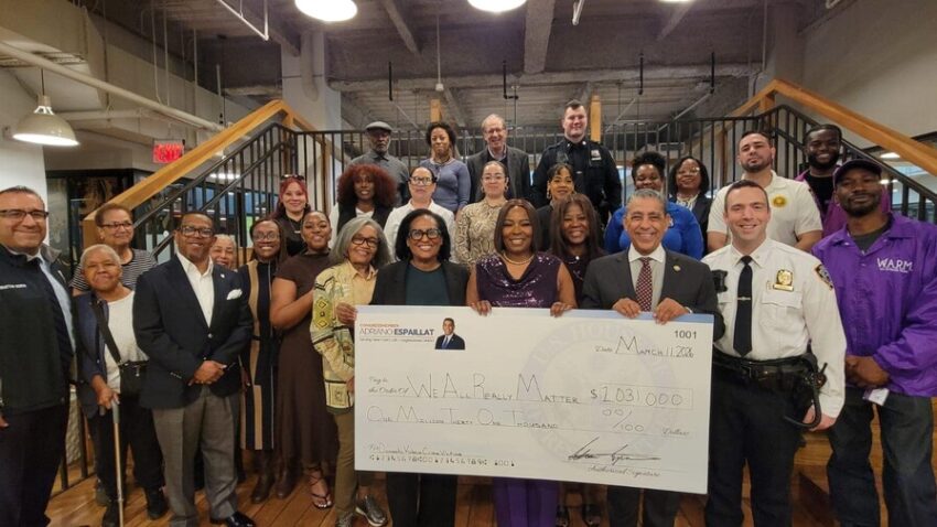 Espaillat anuncia fondos para víctimas de violencia doméstica