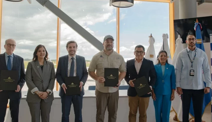 Medio Ambiente y AERODOM firman carta de intención para promover proyecto piloto de carbono azul