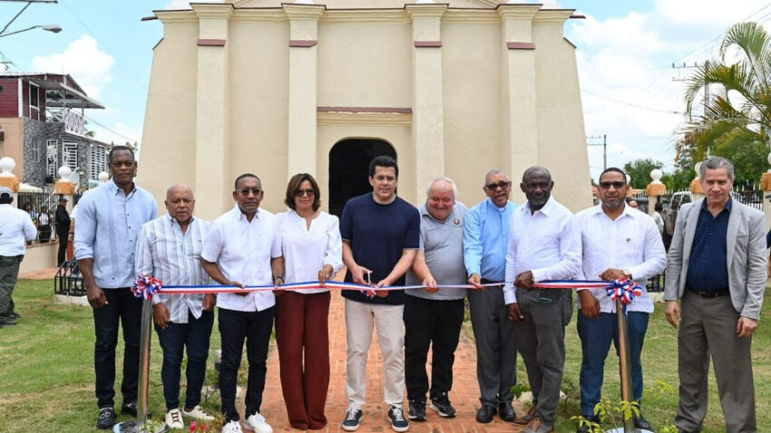 Ministro Collado impulsa turismo religioso en Monte Plata