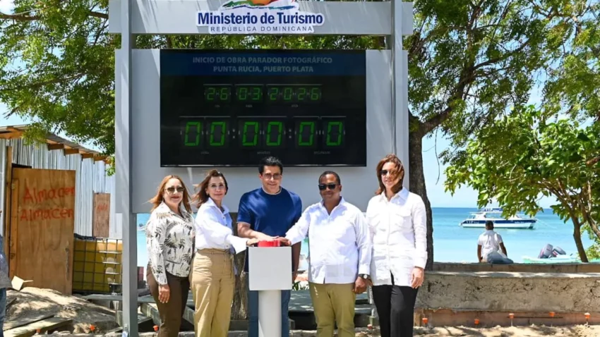 Ministerio de Turismo inicia construcción de parador fotográfico en Punta Rucia para impulsar el turismo