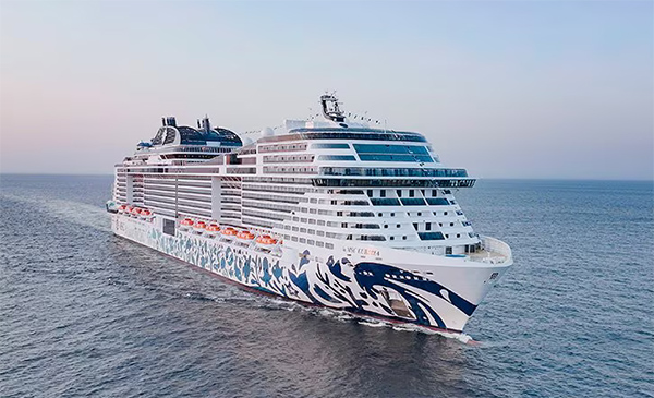 Miles de cruceristas, en los barcos y en puerto