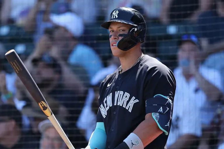Polémica en el Bronx: Locutor de los Yankees estalla contra la fanaticada por abuchear a Aaron Judge