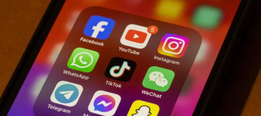 Cambio de era digital: TikTok desplaza a Google como el buscador preferido de los jóvenes