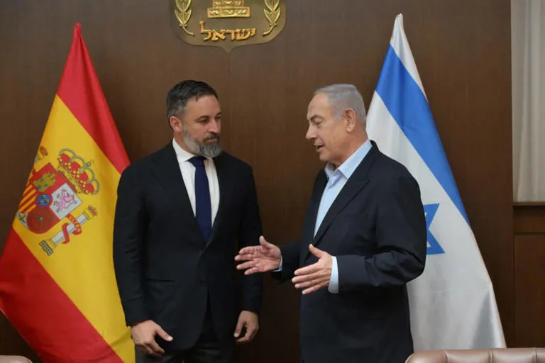 Alianza estratégica: Netanyahu califica a Santiago Abascal y sus socios europeos como "compañeros de armas"
