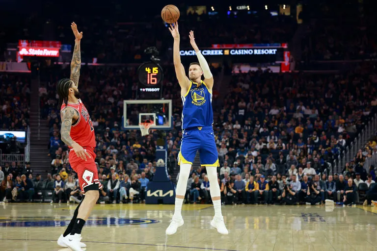 Sinceridad en la duela: Kristaps Porziņģis ofrece una actualización honesta sobre su estado físico con los Warriors