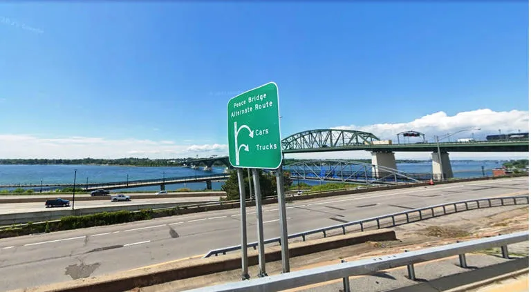 Peligro en el Niágara: Tres arrestados tras cruzar la frontera de Canadá a Nueva York con un bebé en brazos