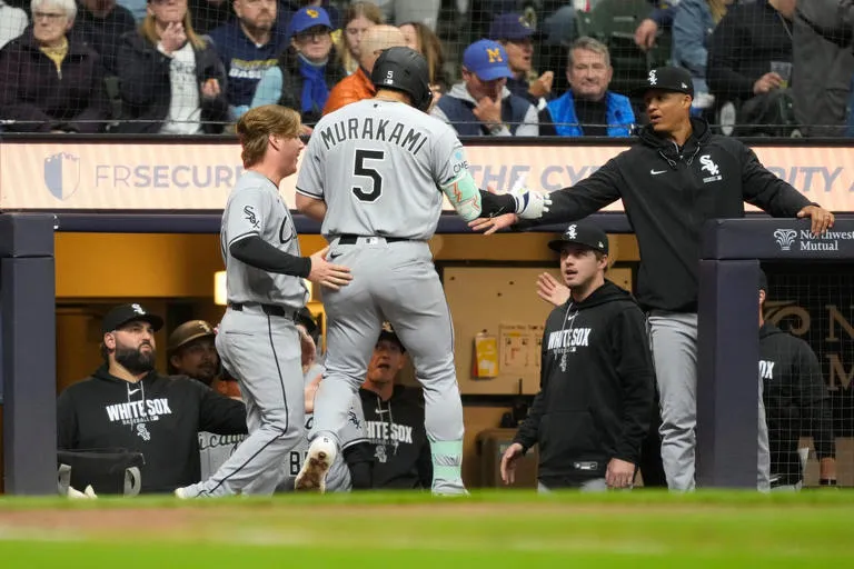 Debut agridulce para Munetaka Murakami: Su primer jonrón no evita la caída de los Medias Blancas ante Milwaukee