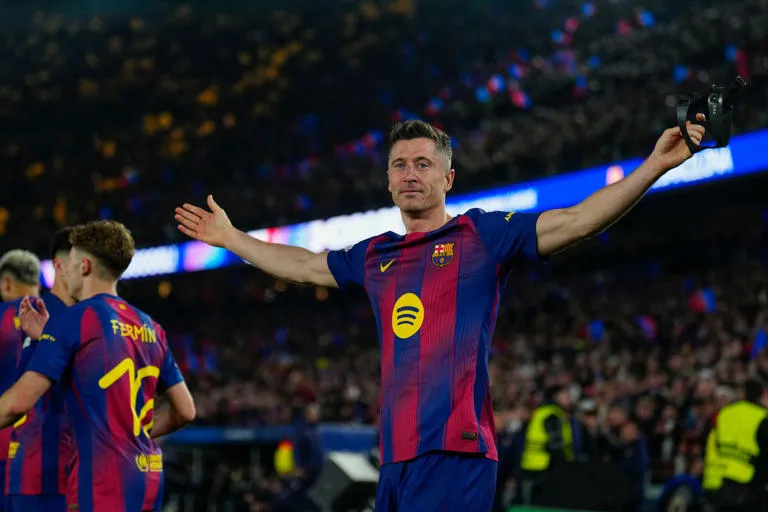 Lewandowski hace historia: Supera un registro de Messi y Cristiano Ronaldo en la Champions League