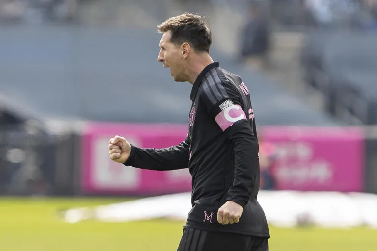 Histórico: Messi alcanza los 901 goles con una joya de tiro libre