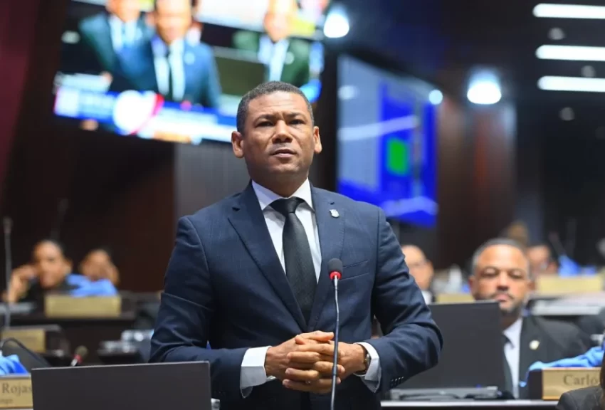 Diputado de Santiago afirma que en el gobierno del PRM “todo es improvisado”