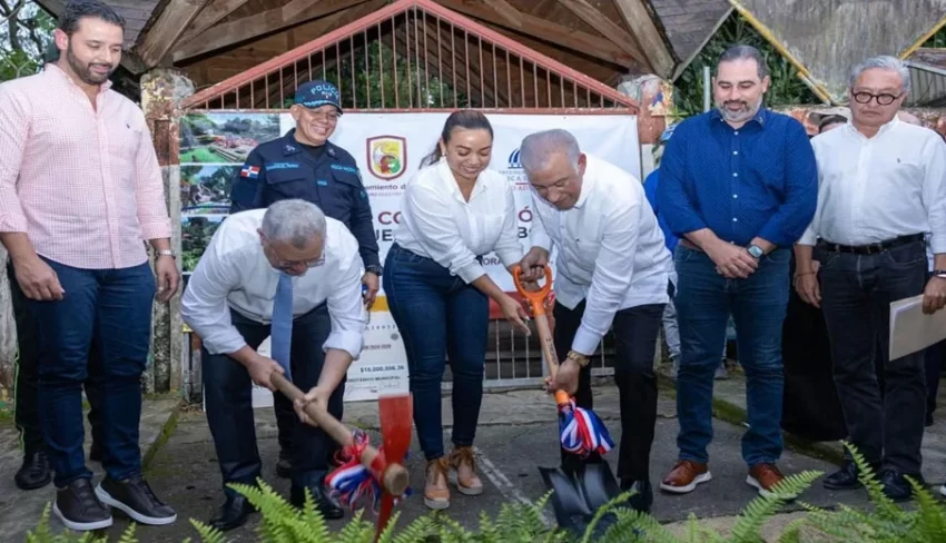 Gobierno da primer picazo y deja iniciados los trabajos de construcción del Parque Lineal ZooBotánico Municipal de Moca