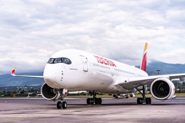 Iberia lanza su mayor oferta de verano con más de 21 millones de plazas