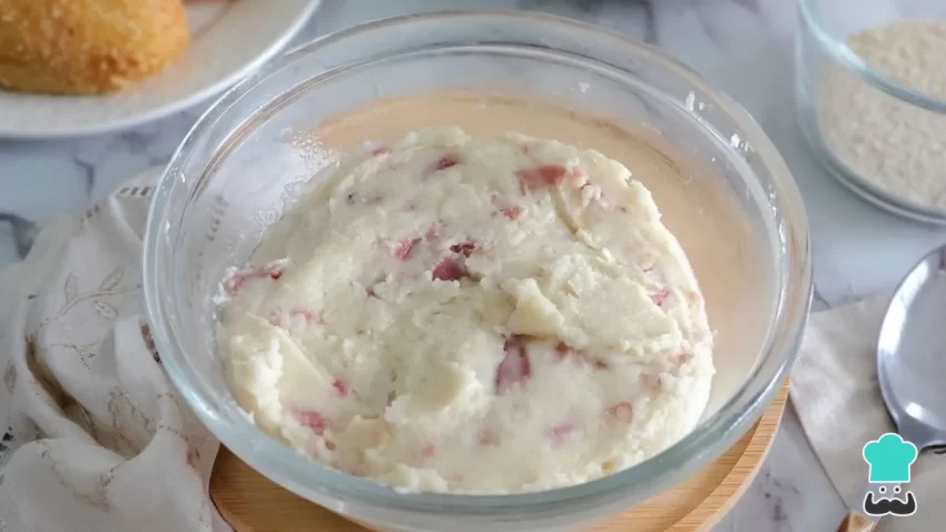 Receta de La bechamel para croquetas más cremosa que puedes hacer en casa (y sin grumos)