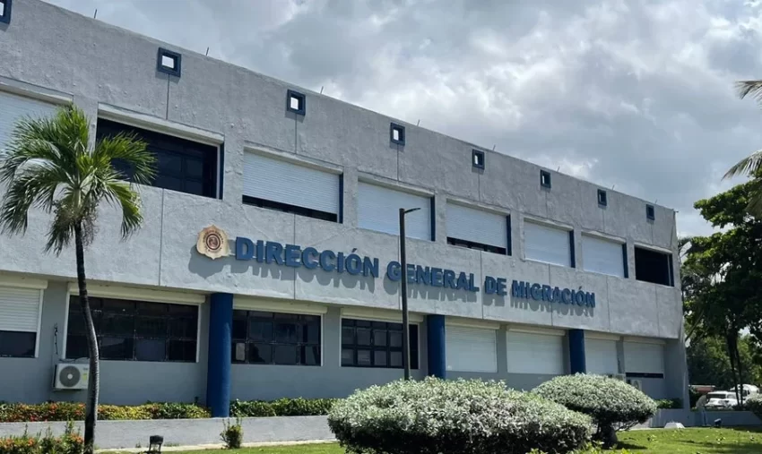 Migración establece procedimientos para renovación de permisos de trabajo temporales