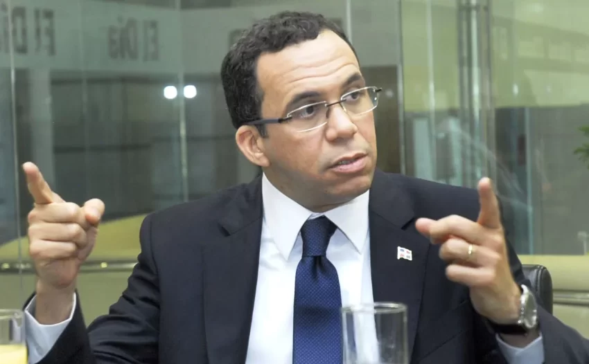 Excanciller Andrés Navarro critica postura del gobierno dominicano frente a conflicto de EE.UU. e Irán