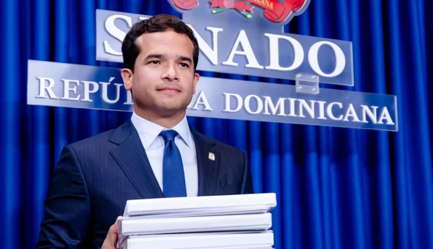 Omar Fernández impulsa eliminación del impuesto a préstamos hipotecarios