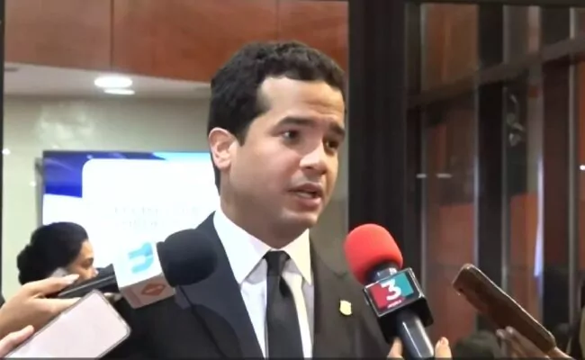 A la cuarta será la vencida? Senador Omar Fernández reintroduce proyecto que elimina pago de anticipos por las mipymes