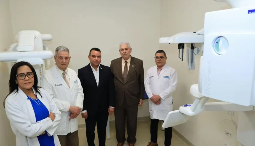 El Servicio Nacional de Salud fortalece atención de salud bucal con entrega de tomógrafos dentales y panorámicos en ocho hospitales