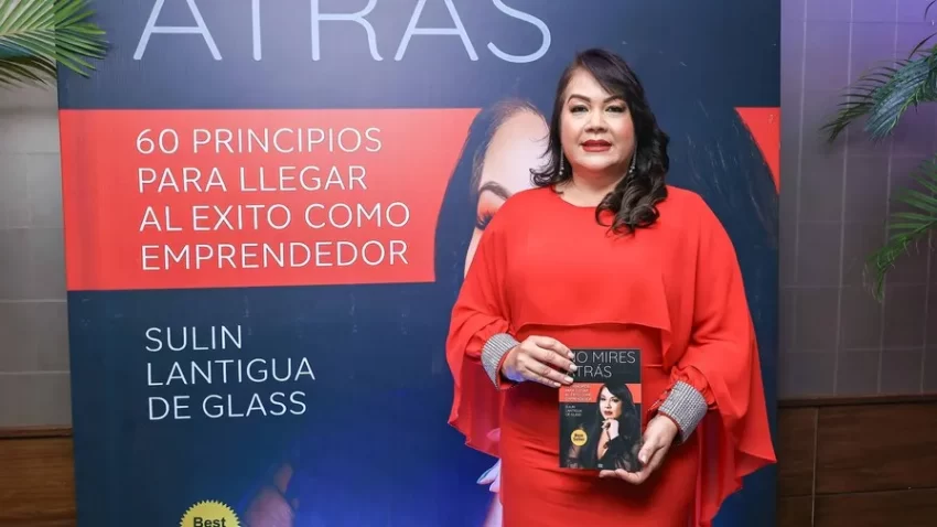 Sulín Lantigua de Glass presenta su nuevo libro: Un camino hacia la transformación