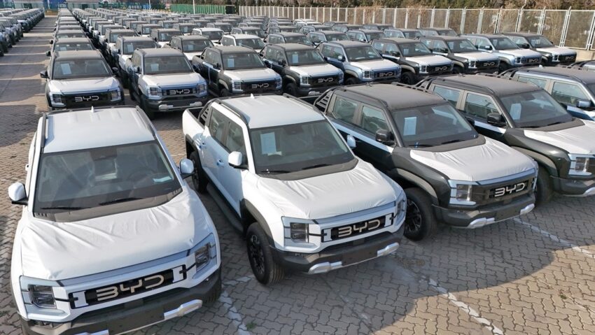 CEO de Ford advierte sobre las consecuencias "devastadoras" de la entrada de coches chinos a EE.UU.