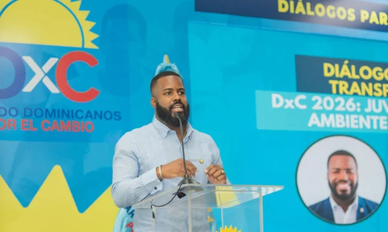 DxC realiza encuentro “Diálogos para Transformar: juventud, medio ambiente y acción”