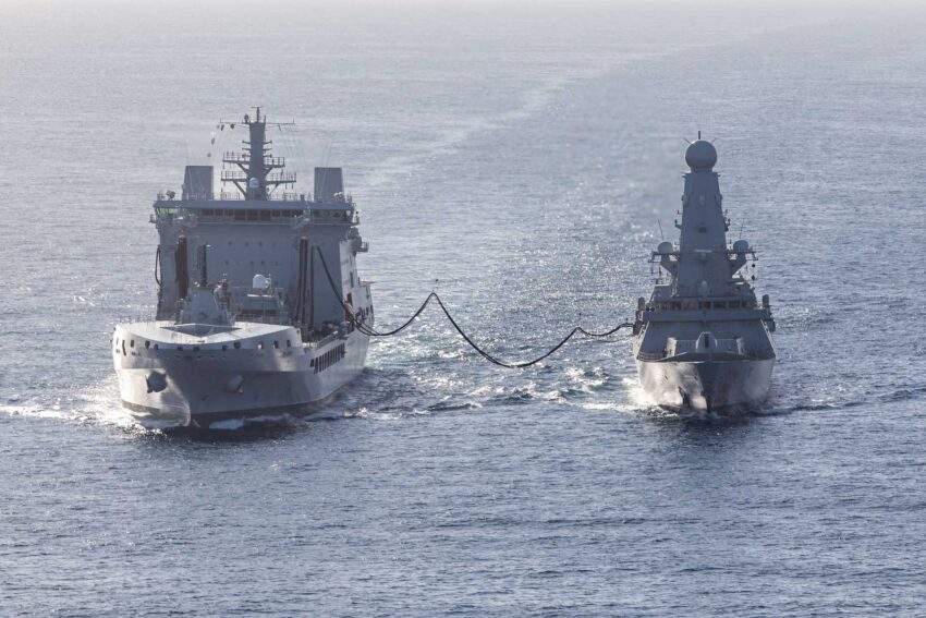 Destructor de la Armada británica en Oriente Medio atraca debido a "problemas técnicos"