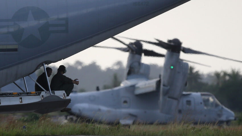 EE.UU. ordenó destruir dos de sus aviones varados en Irán durante el rescate de los pilotos