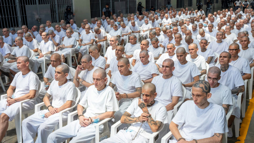El Salvador celebra un juicio masivo contra 486 miembros de la MS-13